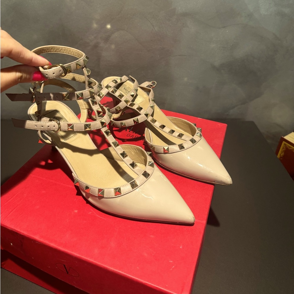 Valentino shoes 9 size nude(pinkish) color